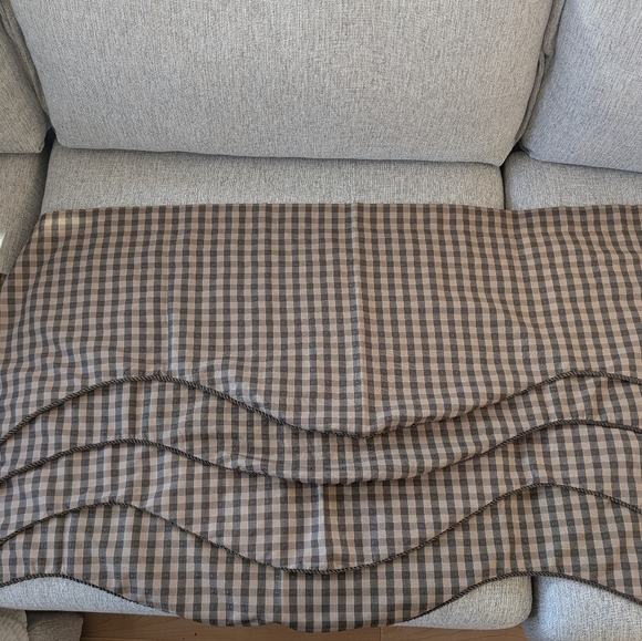 Green and Tan Valance - Picture 5 of 8